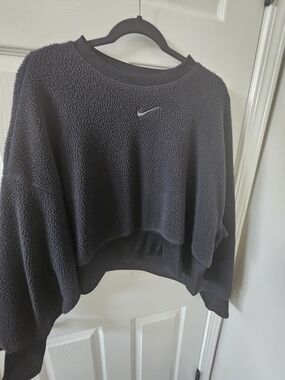 Nike Sportswear Plush Fleece Cropped Sweatshirt - Women's Medium - Black